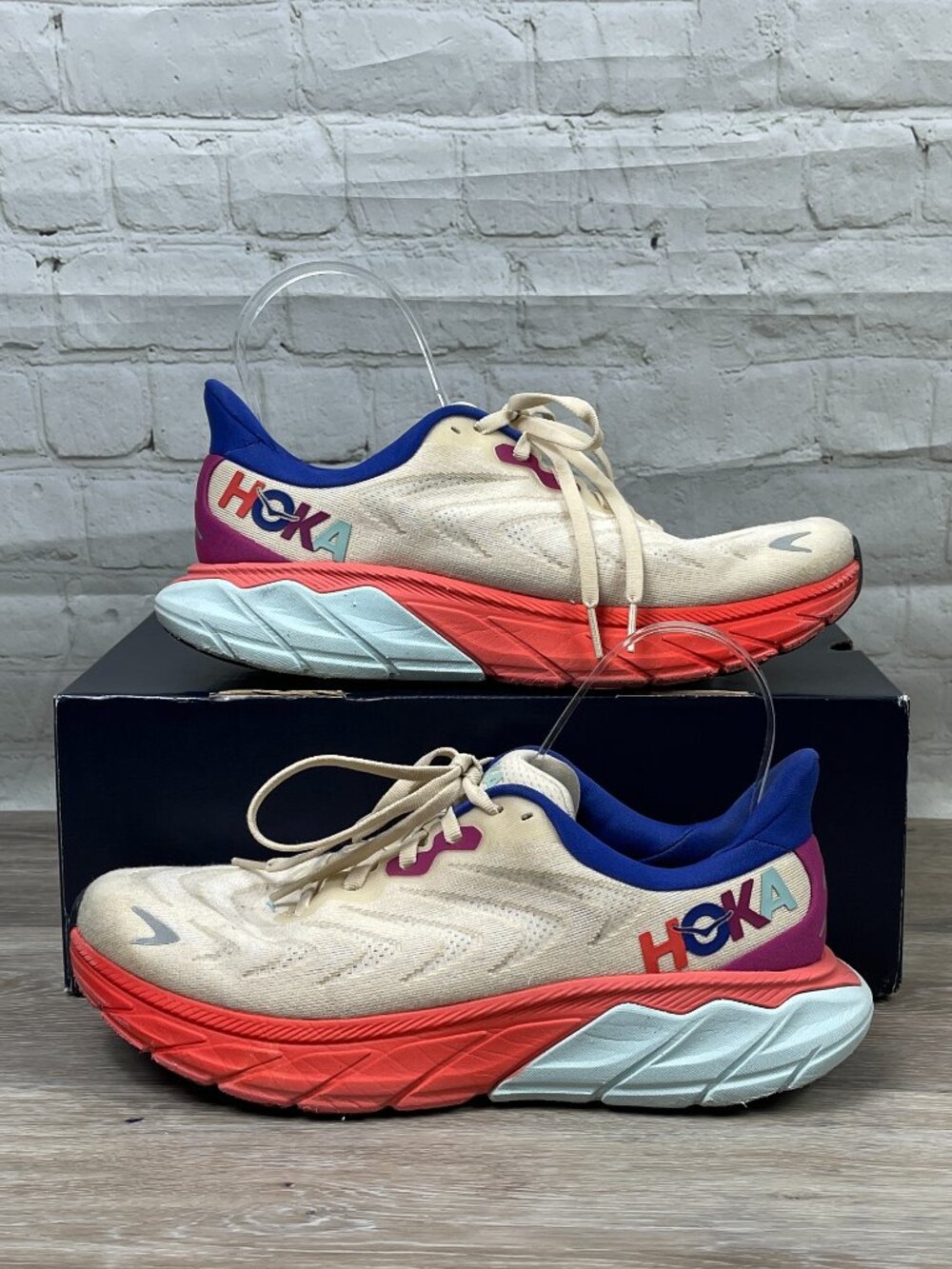 Hoka One One Arahi 6 Shoes - Women's, Short Bread / Fiesta, Size 9B